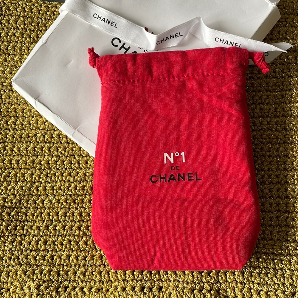 Red very pretty Chanel Pouch